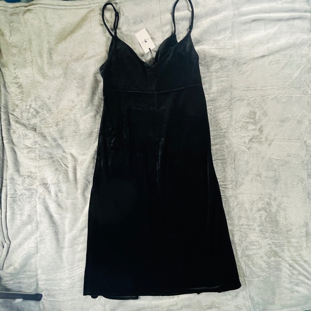 7 For All Mankind Black Velvet Zip Midi Dress NWT Size L Fitted - Picture 2 of 8